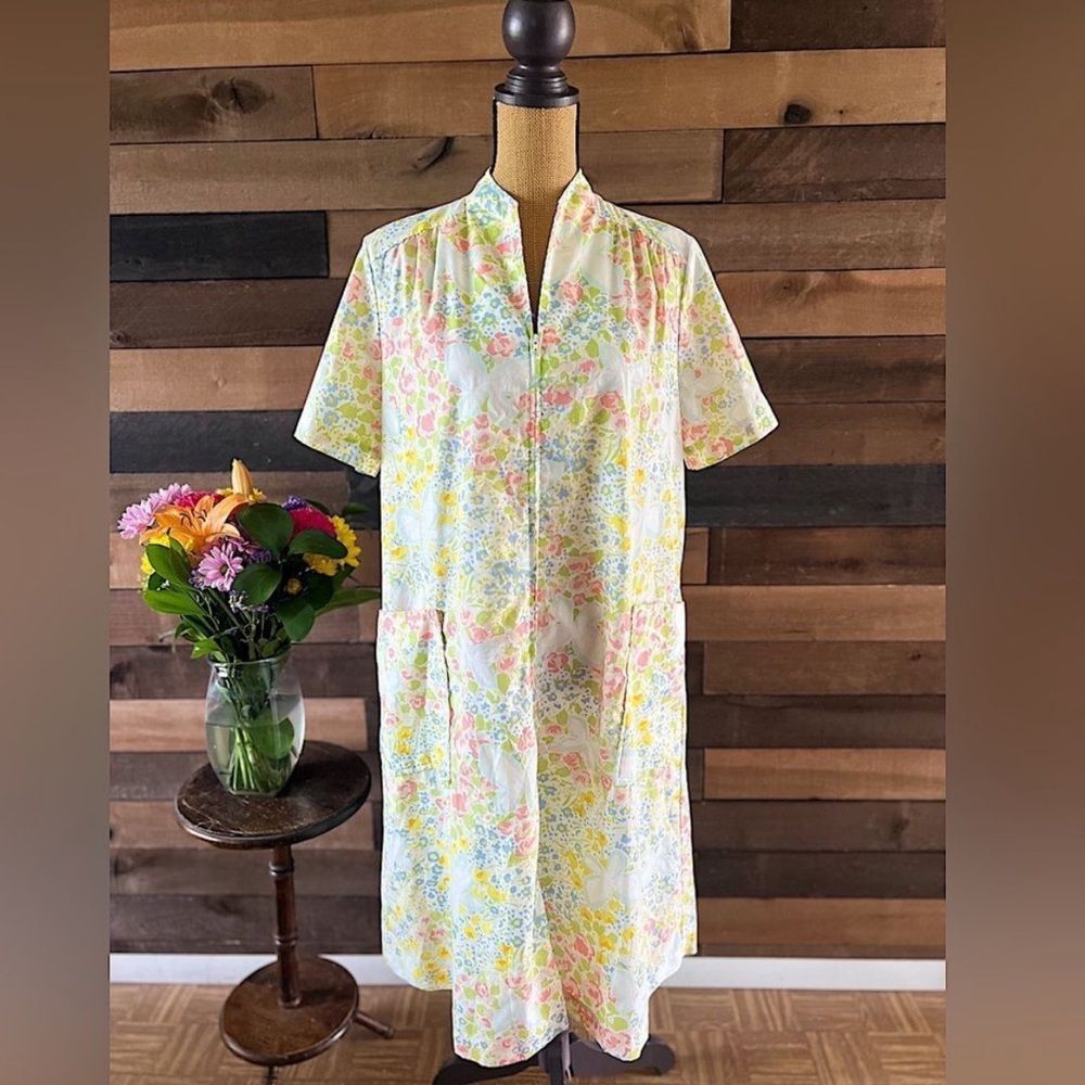 Vintage 1960s Kayser Pastel Floral & Butterfly Pattern Nightgown Dress USA Made